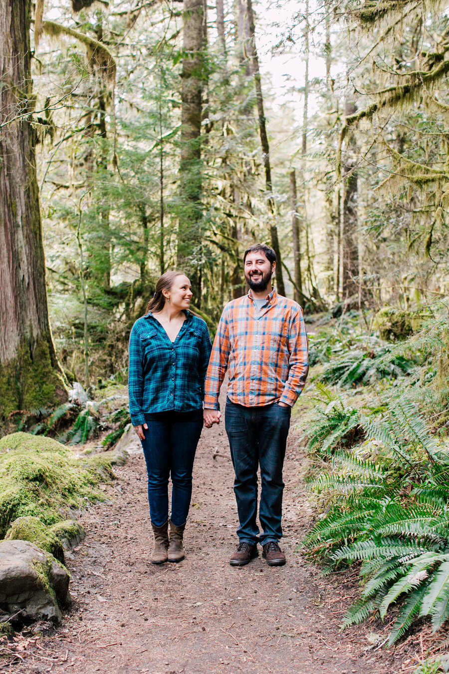 029-bellingham-engagement-photographer-katheryn-moran-horseshoe-bend-trail-lauryn-joel.jpg