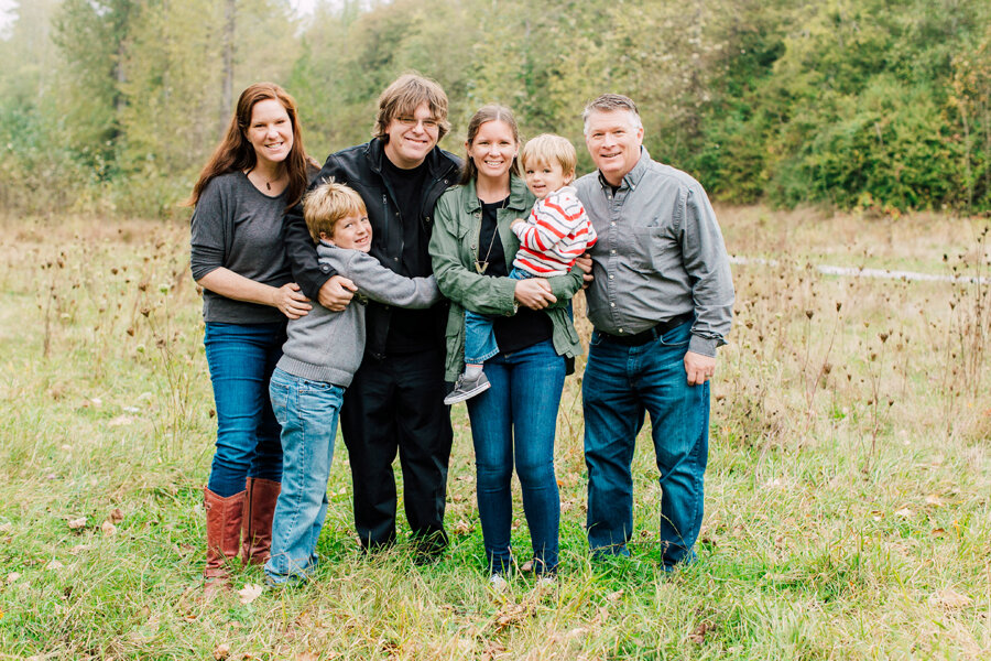 001-bellingham-family-photographer-katheryn-moran-squalicum-beach-day-2020.jpg