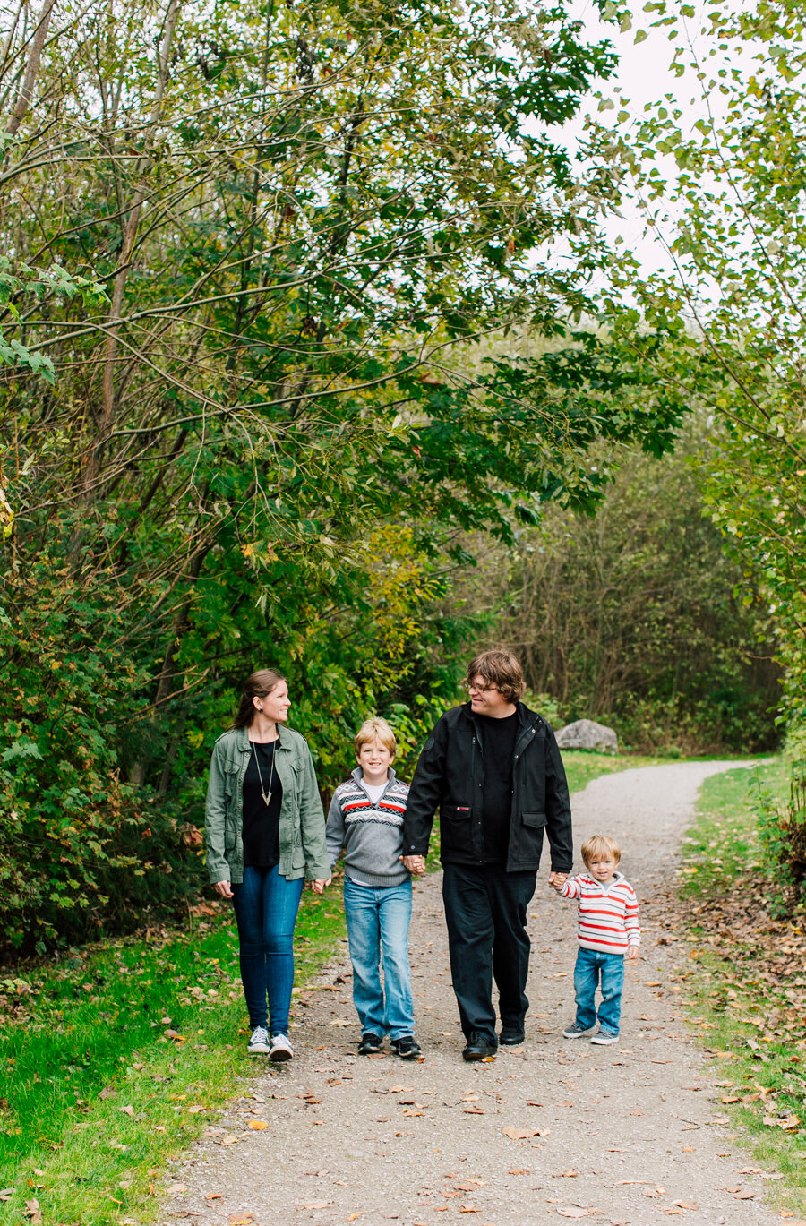 007-bellingham-family-photographer-katheryn-moran-squalicum-beach-day-2020.jpg