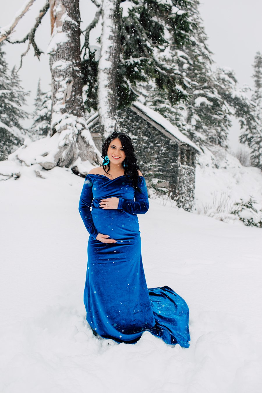 Bellingham Maternity Photographer Katheryn Moran Mount Baker Snow 
