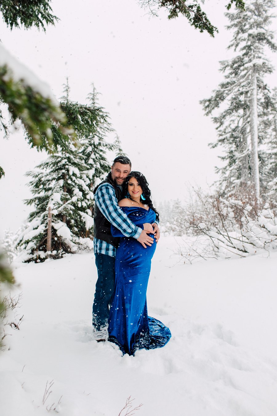 Bellingham Maternity Photographer Katheryn Moran Mount Baker Snow 