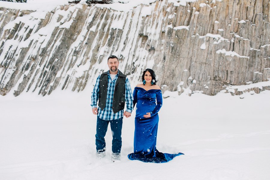 030-bellingham-family-maternity-photographer-katheryn-moran-mount-baker-snow-robin.jpg