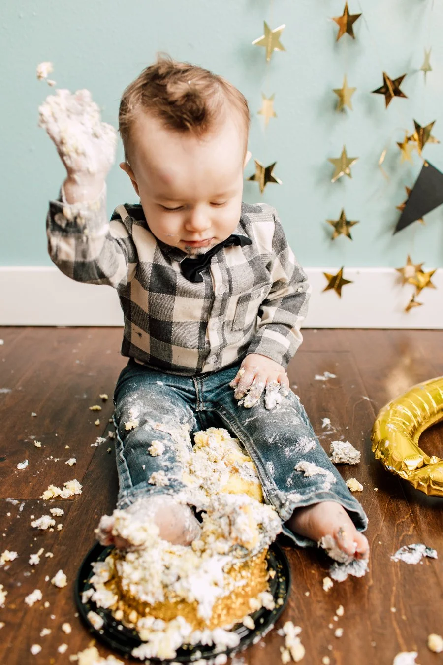 027-bellingham-one-year-cake-smash-photographer-katheryn-moran-huck-2022.jpg