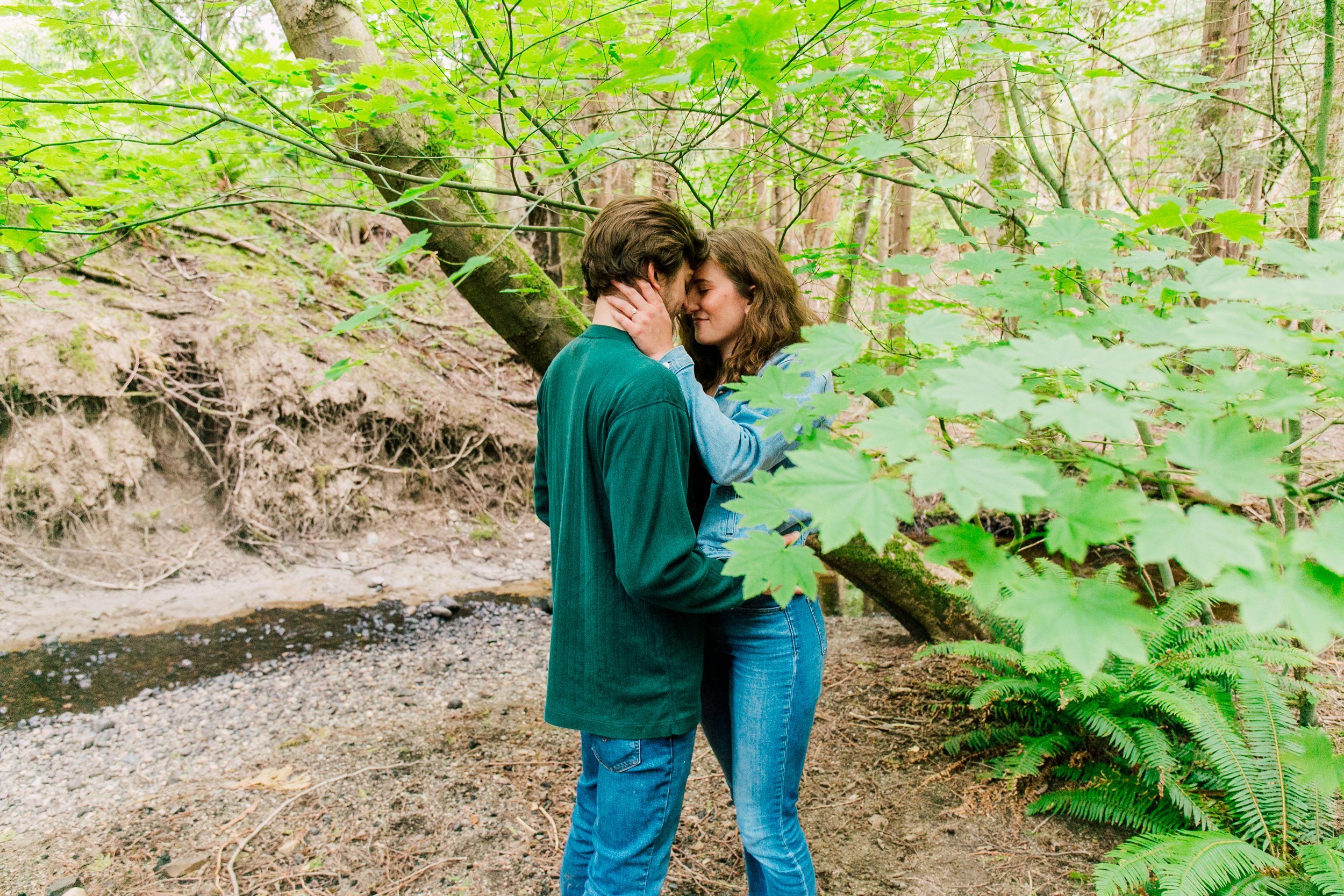 017-bellingham-engagement-photographer-katheryn-moran-photography-couples-photographer-anna-max-2022.jpg