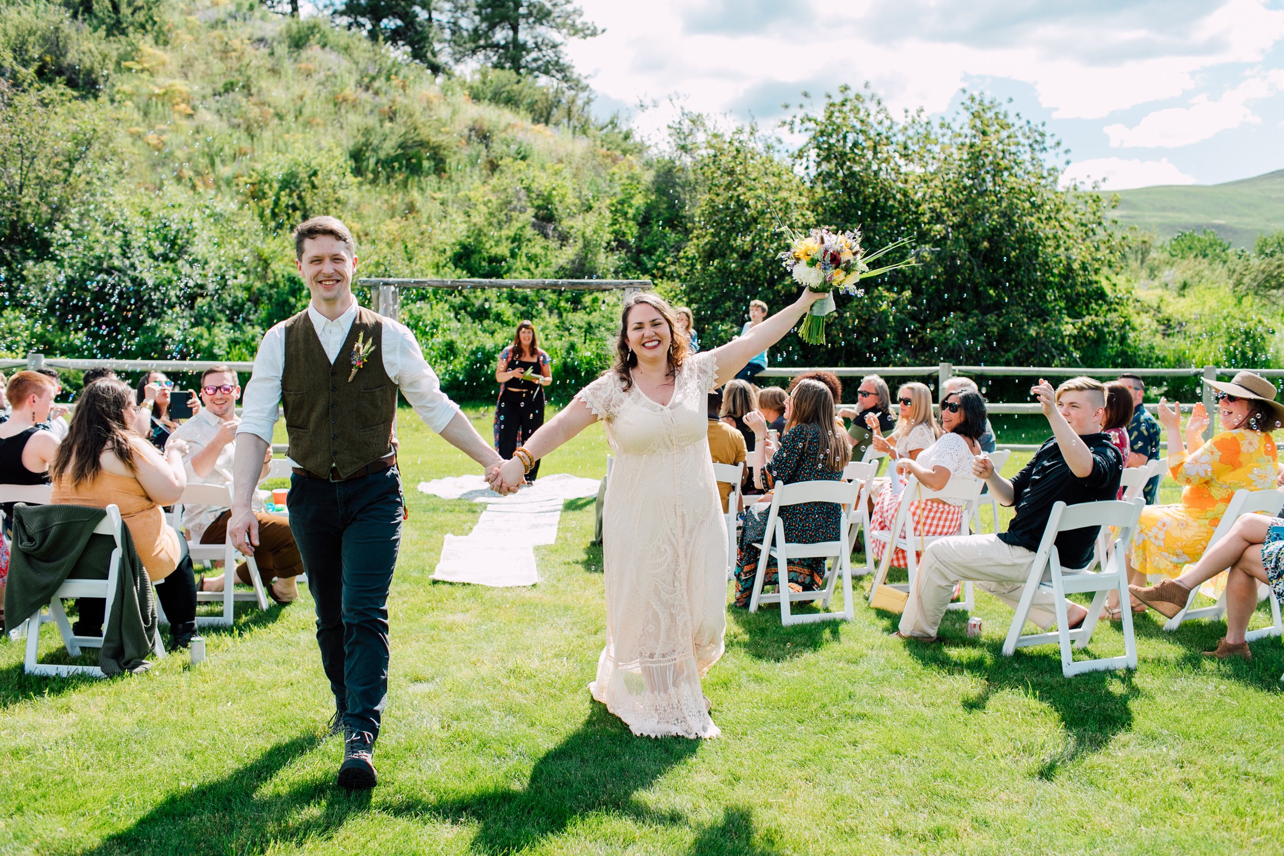 Winthrop Pacific Northwest Wedding Photographer Katheryn Moran Pipestone Canyon Ranch Colorful Fun Authentic Wedding Photography