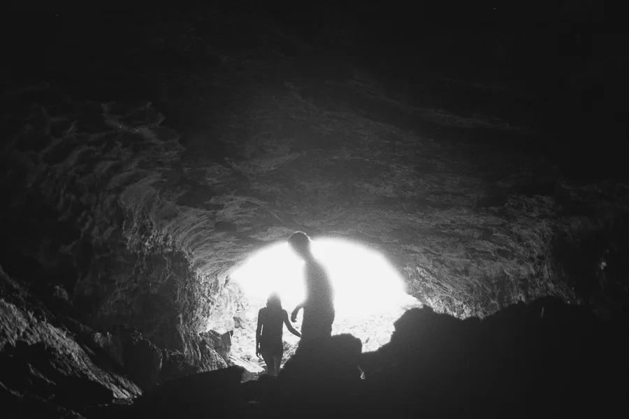 8_14_HEFFNERSINHAWAII_bw35_0035.jpg