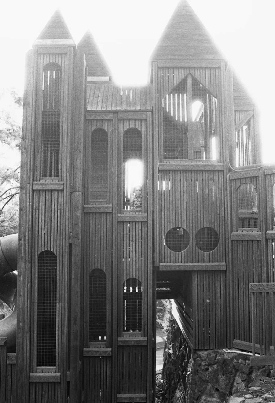 8_14_HEFFNERSINHAWAII_bw35_0076.jpg