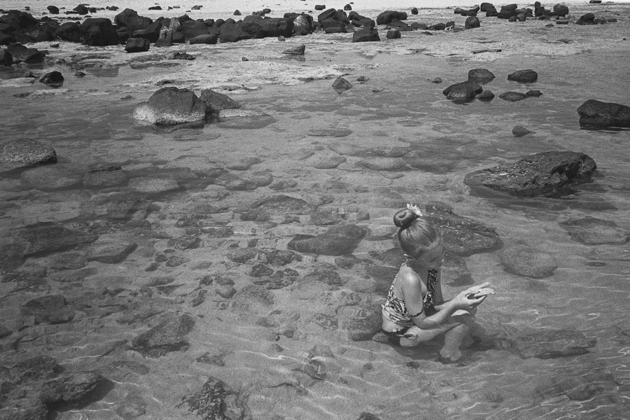 8_14_HEFFNERSINHAWAII_bw35_0108.jpg