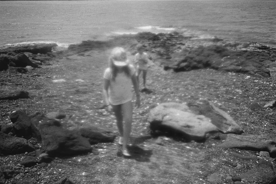 8_14_HEFFNERSINHAWAII_bw35_0135.jpg