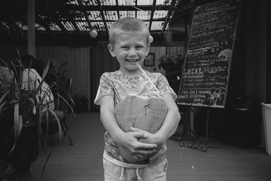 8_14_HEFFNERSINHAWAII_bw35_0148.jpg