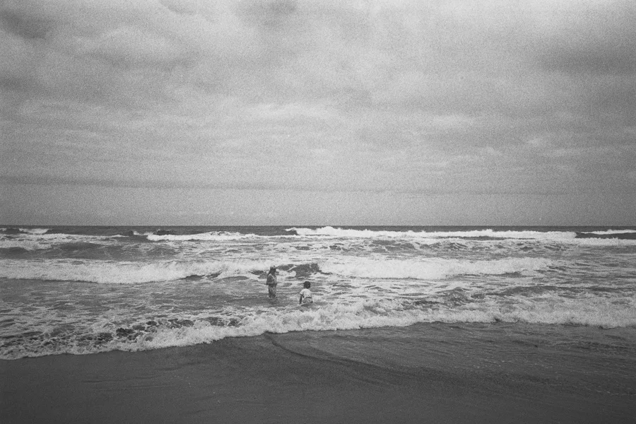 8_14_HEFFNERSINHAWAII_bw35_0167.jpg