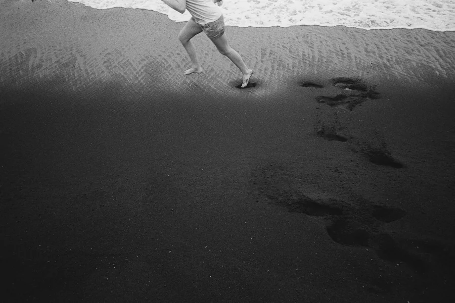 8_14_HEFFNERSINHAWAII_bw35_0221.jpg