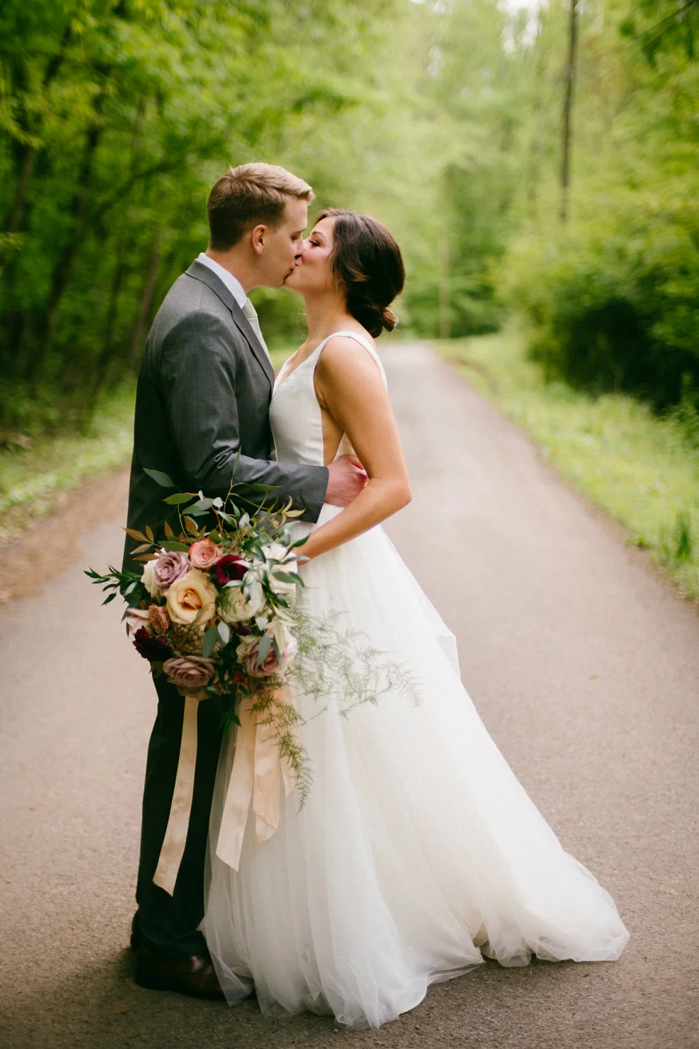 TheQuarryVenueWedding_KnoxvilleWedding_Cudzillo_by_TheImageIsFound_0064.jpg