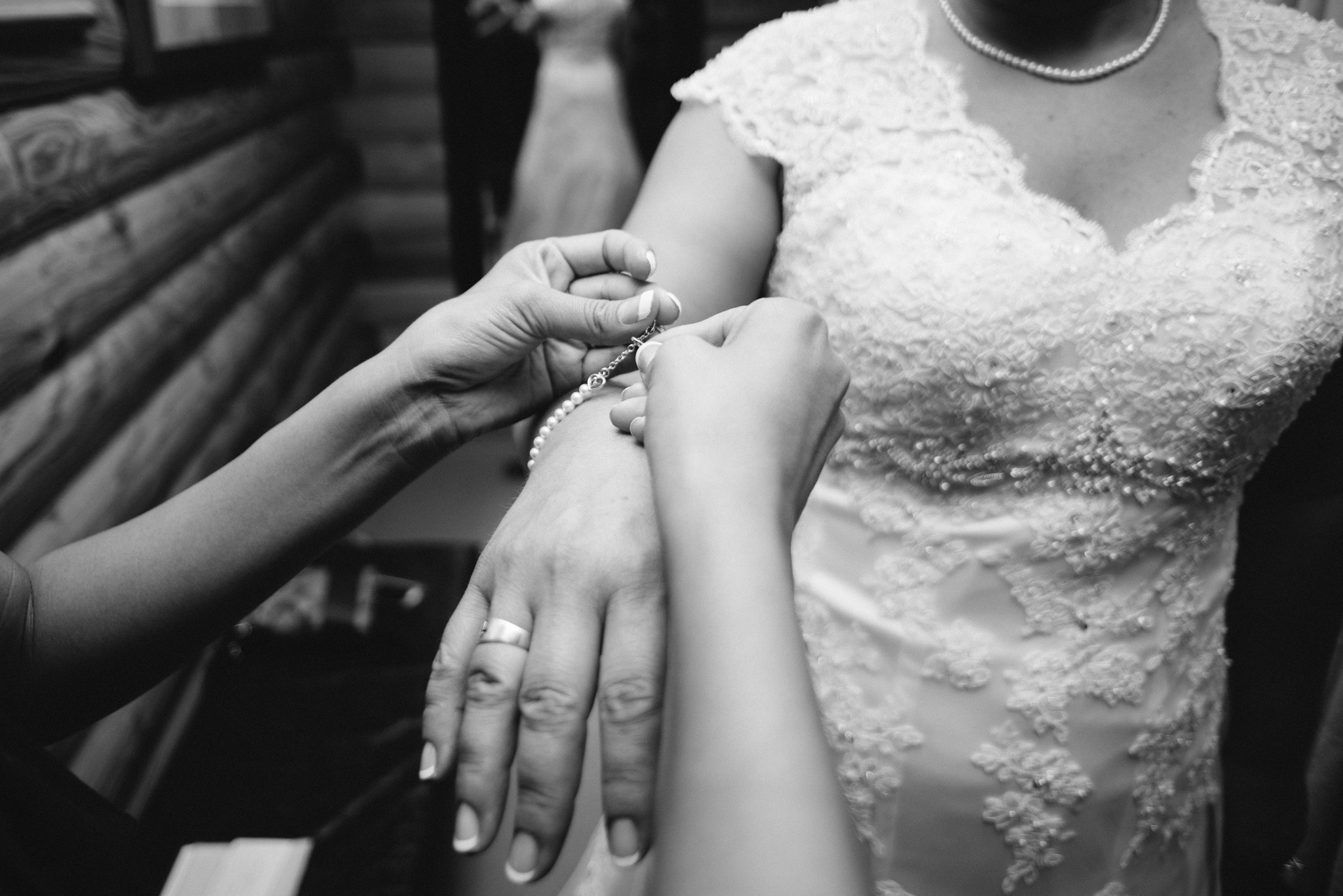Elisabeth+Todd (2014-07-05)-Neal Dieker Photography-15.jpg