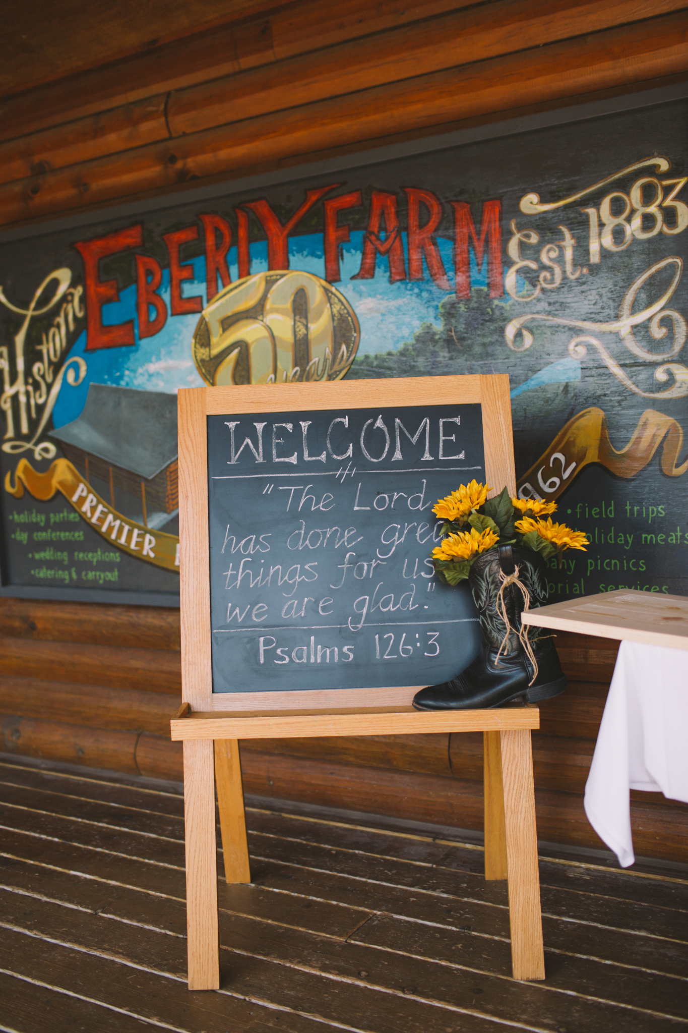 Elisabeth+Todd (2014-07-05)-Neal Dieker Photography-26.jpg