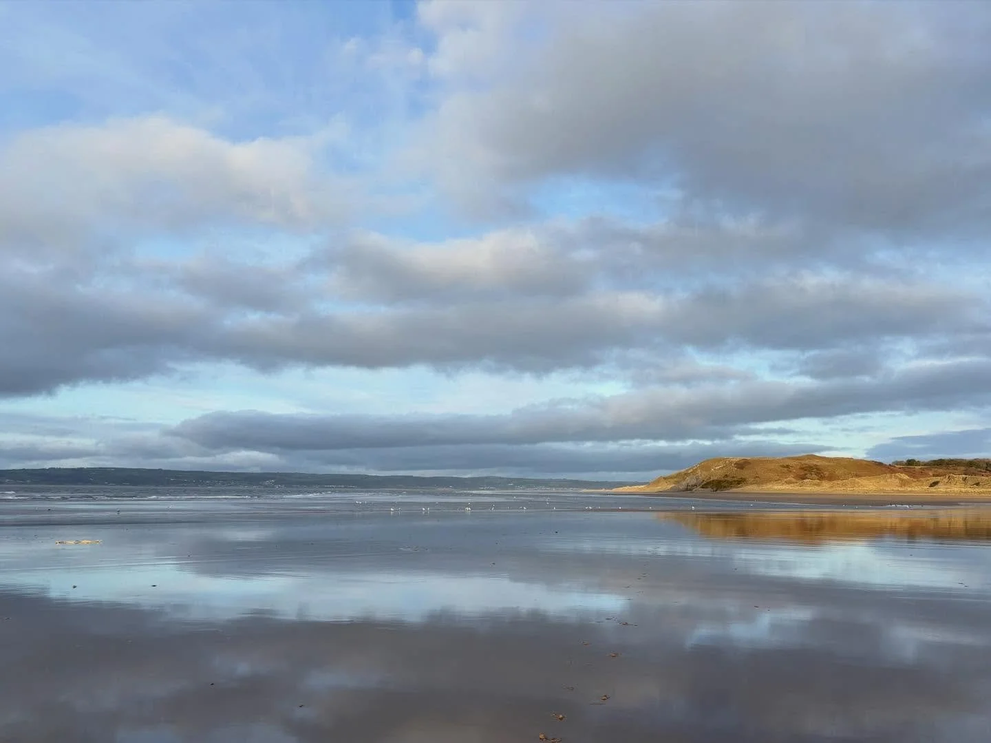 Just before sunset at Llangennith Gower. #amwalking #amwriting and thinking about a title for my next collection of short stories. Anyone else find titles difficult? Do you work to a title or find the right title in your finished work? #shortfiction 