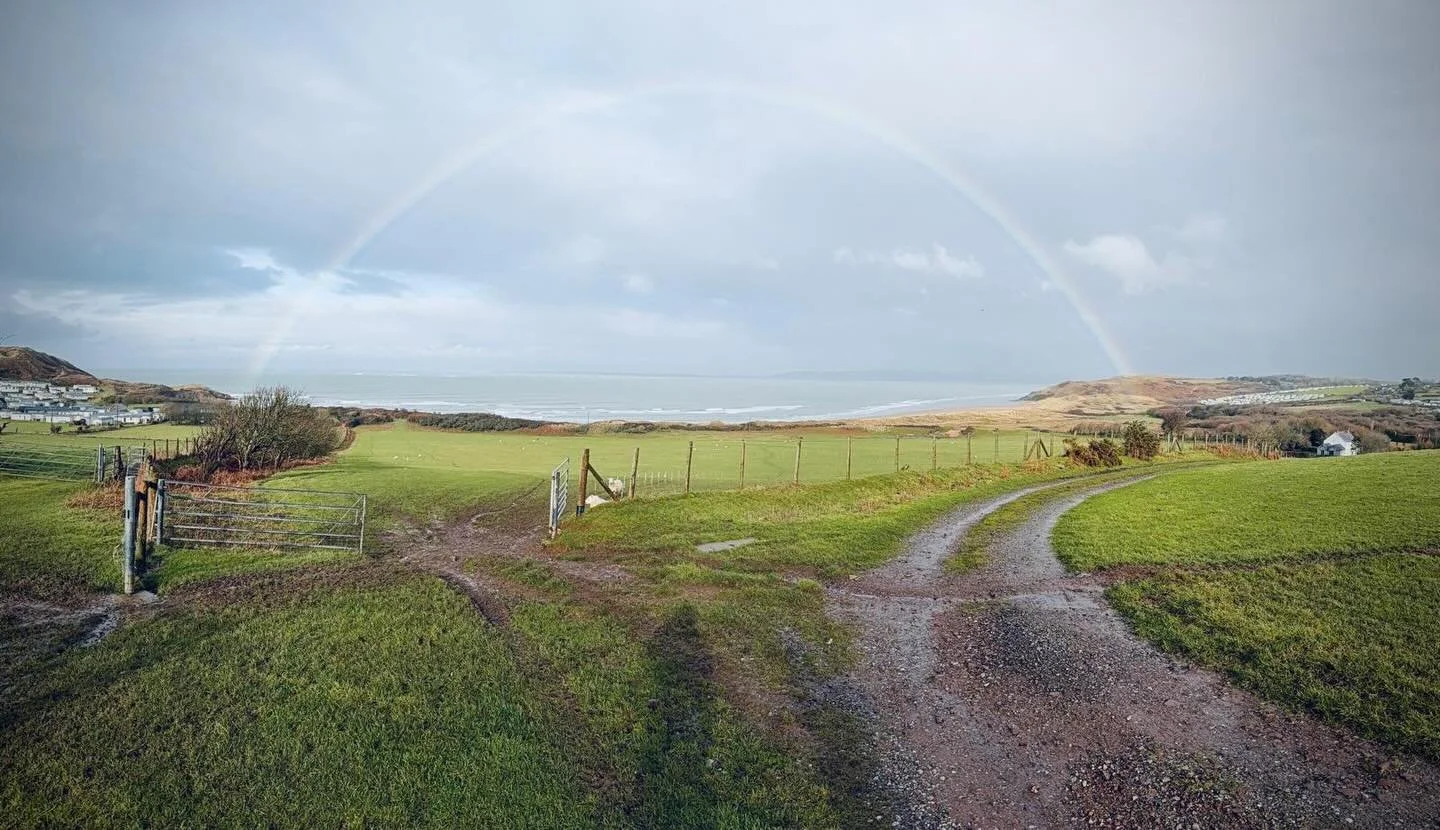 Recent rainbow over #BroughtonBay #Llangennith #Gower. And just to say my website is now updated with information on book events in the pipeline for February and March 2O26. Thanks to #CaldicotLibrary @griffinbooksuk @bardic_books for inviting me to 