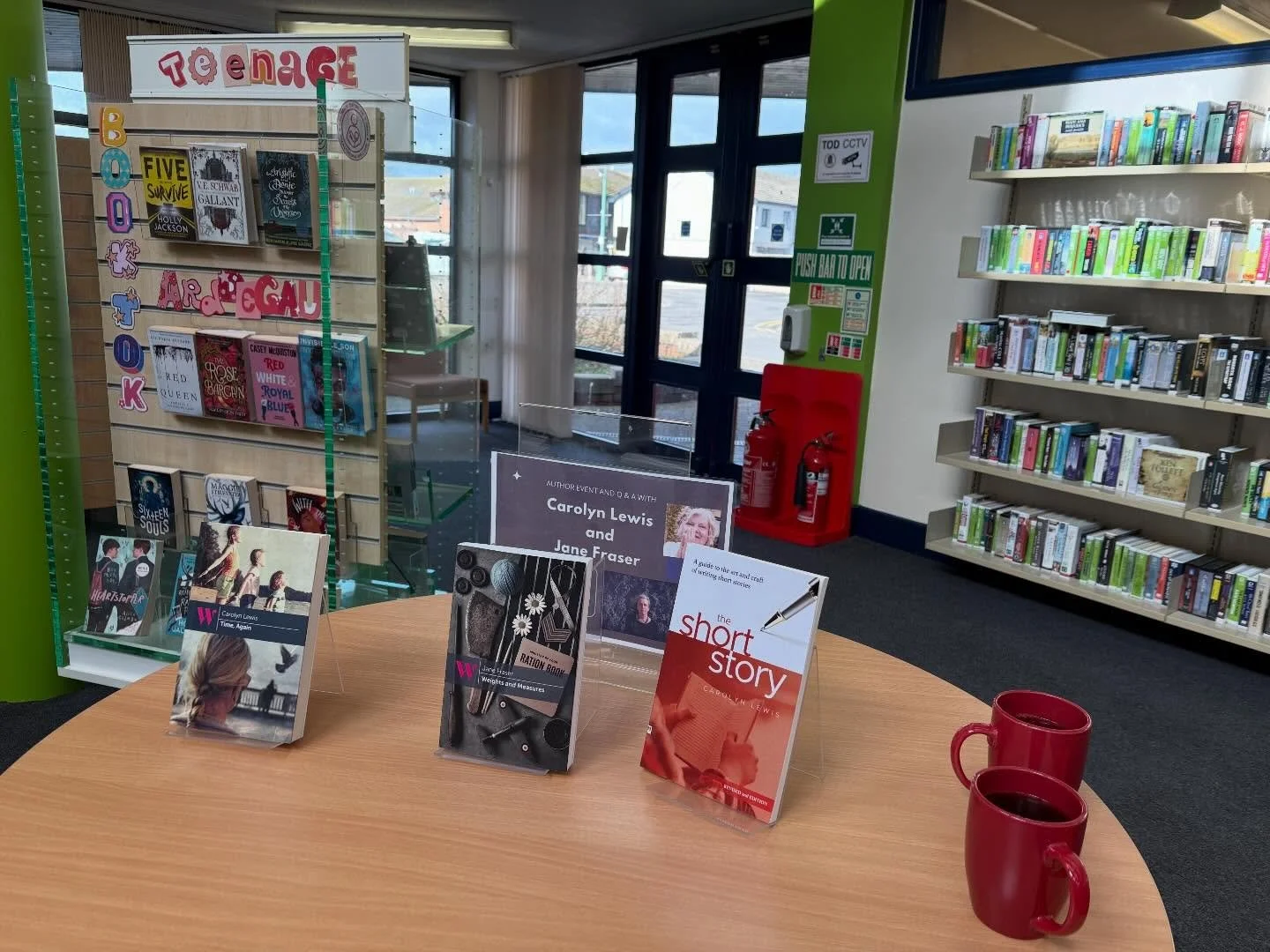 Connections in Caldicot. What a lovely morning I had at #CaldicotLibrary chatting with my fellow @watermarkpressbooks author #CarolynLewis and the writers&rsquo; group and friends of the library. We chatted all things &lsquo;Weights and Measures&rsqu