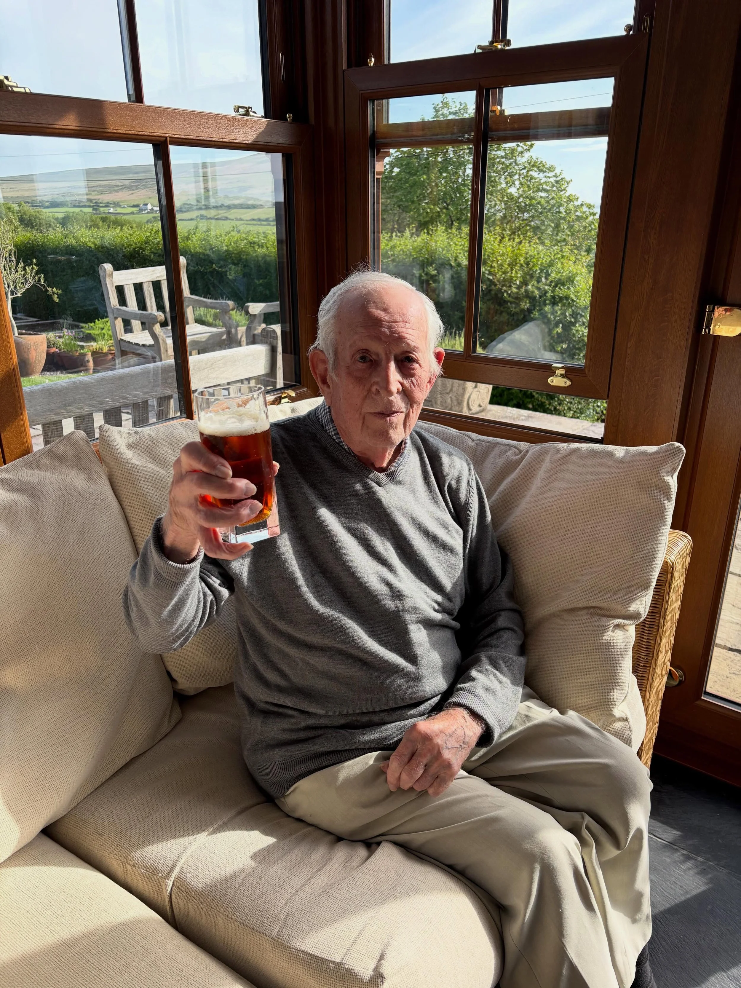 Penblwydd Hapus/Happy Birthday to my amazing Dad, Ted, 98 today. A quiet evening this year but the sun is shining. #Dad #Granpa to @megfloali and Alex and great grandad to Meg, Flo and Alice. His motto is &lsquo;drop not rust&rsquo; and he&rsquo;s &r