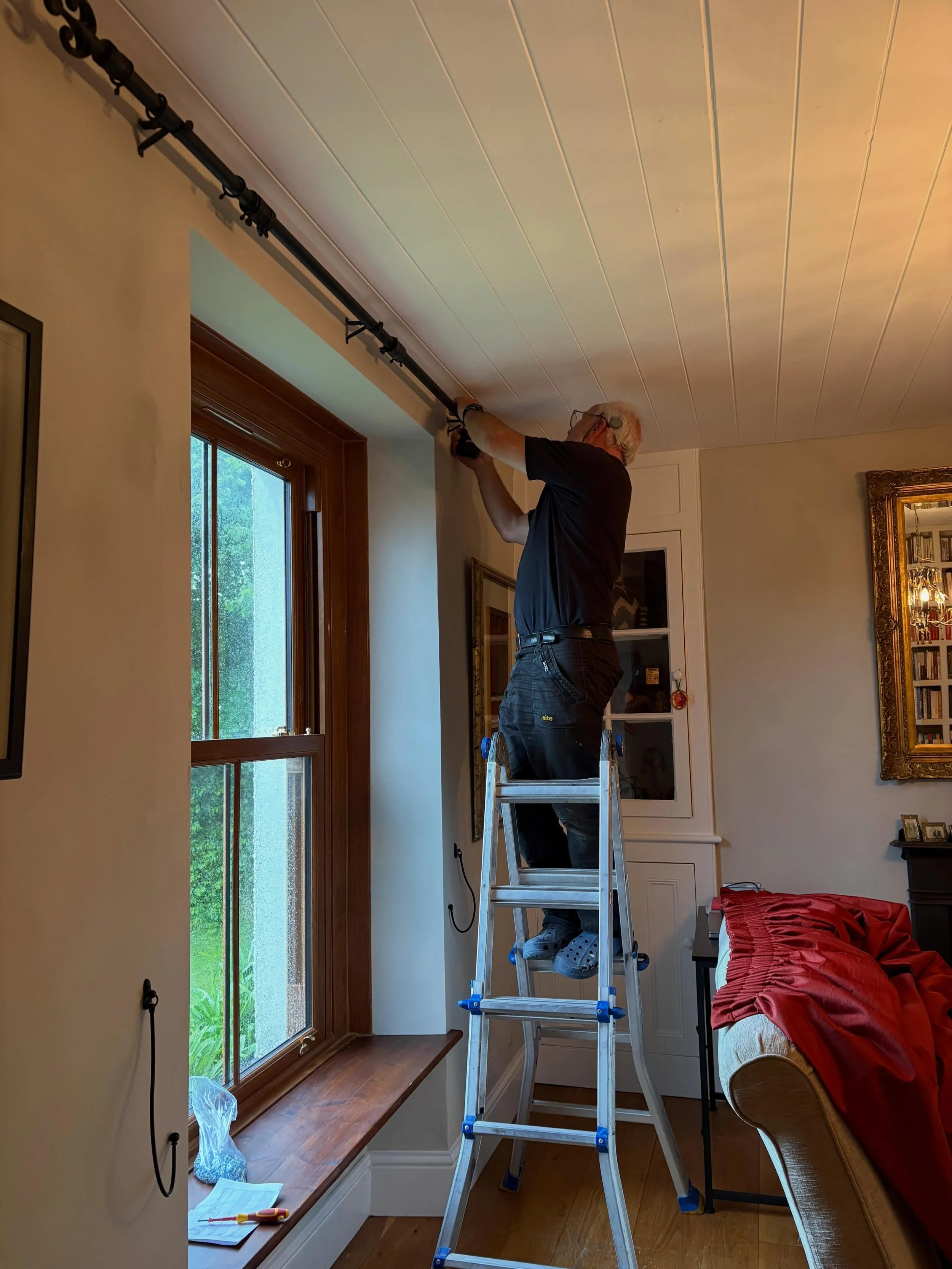 Diolch/thank you to Gower-based business @lesleyjames_curtains for their advice, craftsmanship and great service. I don&rsquo;t normally post about &lsquo;things&rsquo; but I&rsquo;ve had new curtains after 25 years and it was a pleasure to go throug