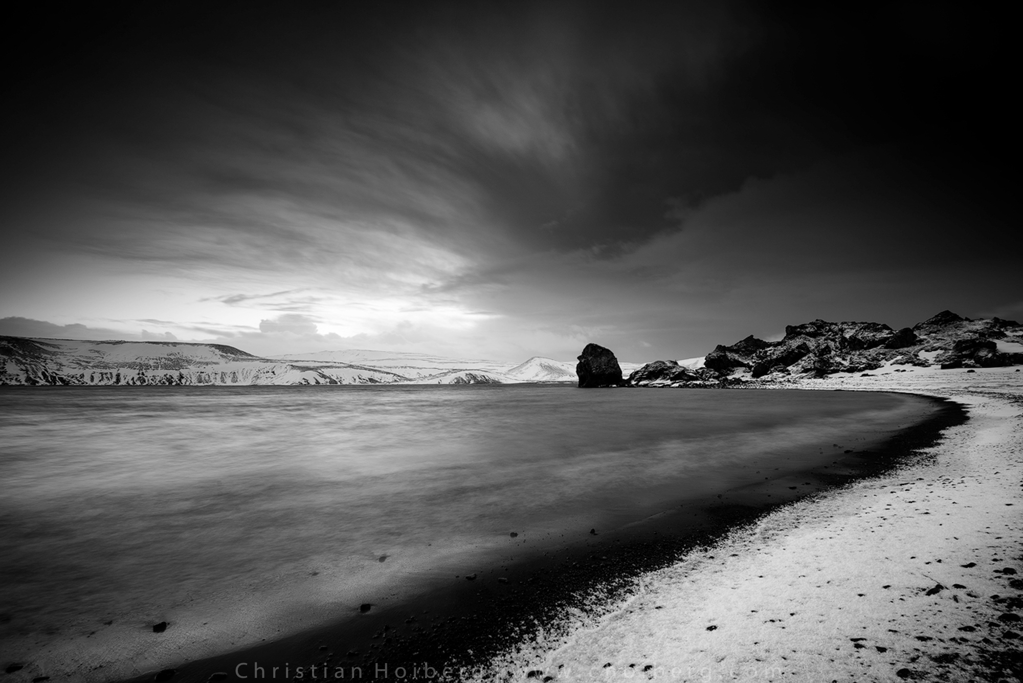 Kleifarvatn-monochrome.jpg
