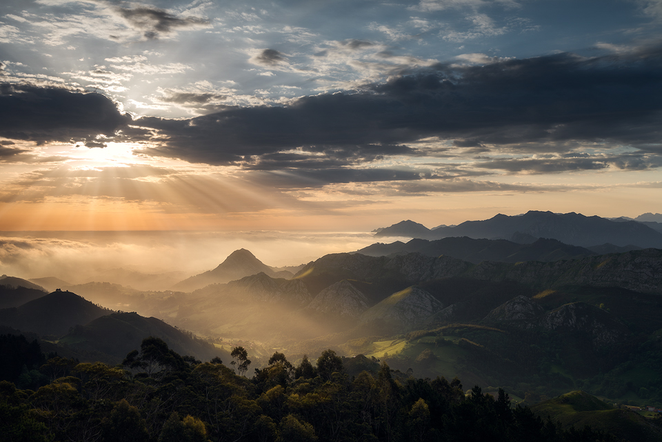 Mirador-del-Fitu-Sunrays.jpg