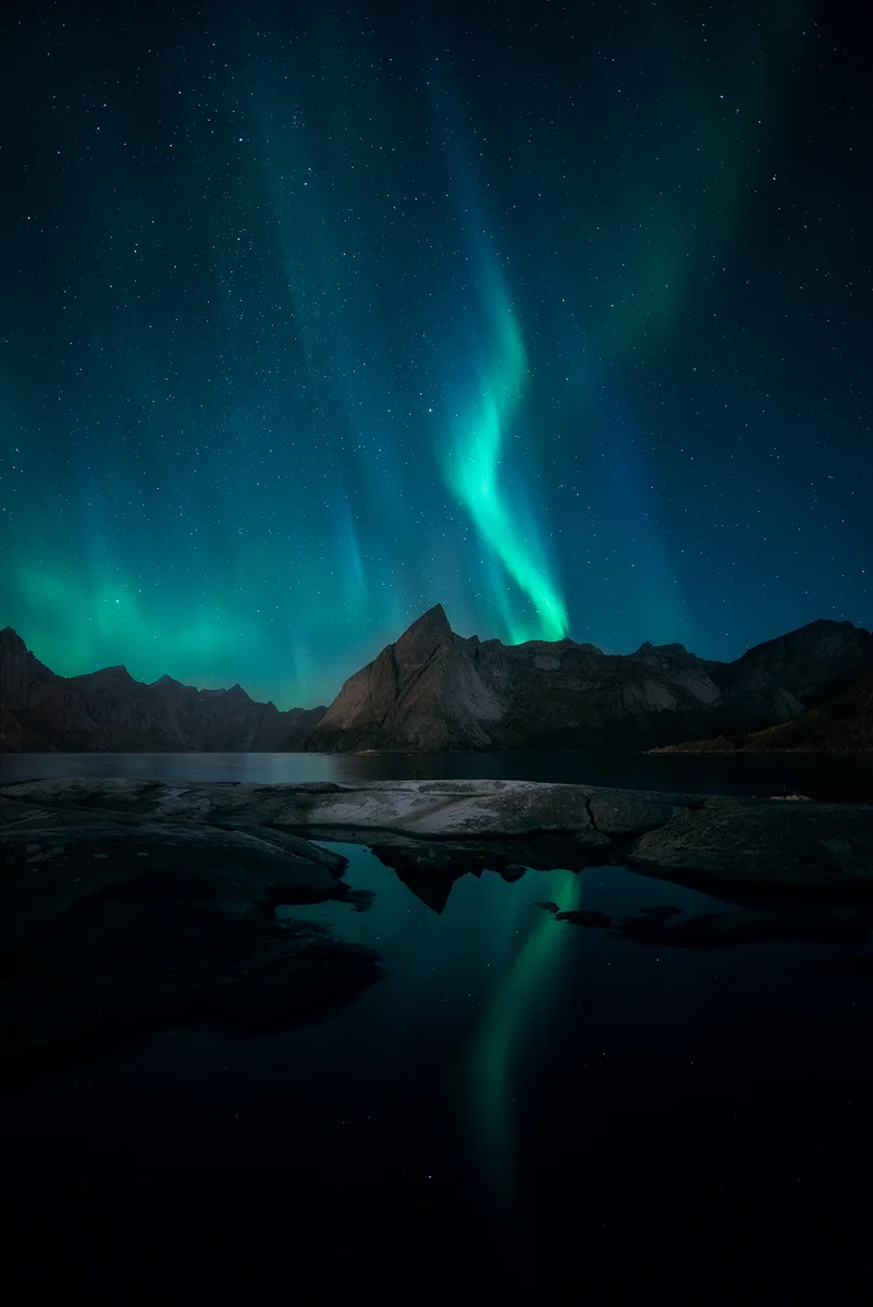 Hamnoy-Aurora-Reflections.jpg