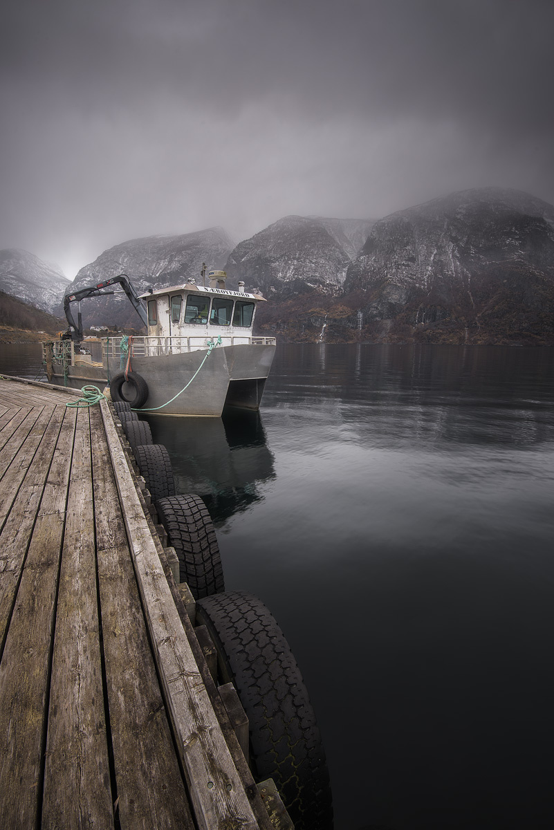 Naroyfjord-boat.jpg