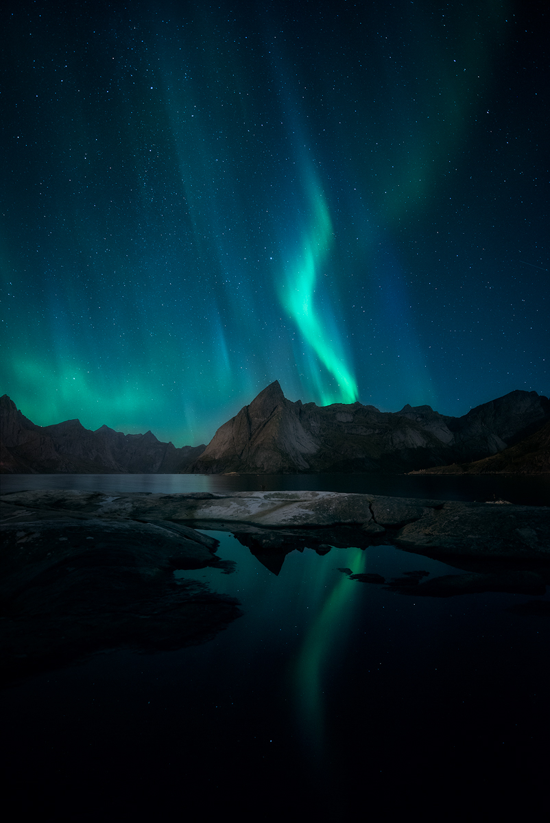 Hamnoy-Aurora-Reflections.jpg
