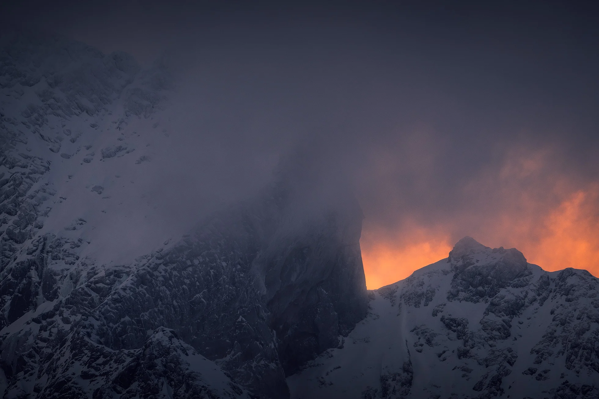 Lofoten-Mountain-Moody-3.jpg