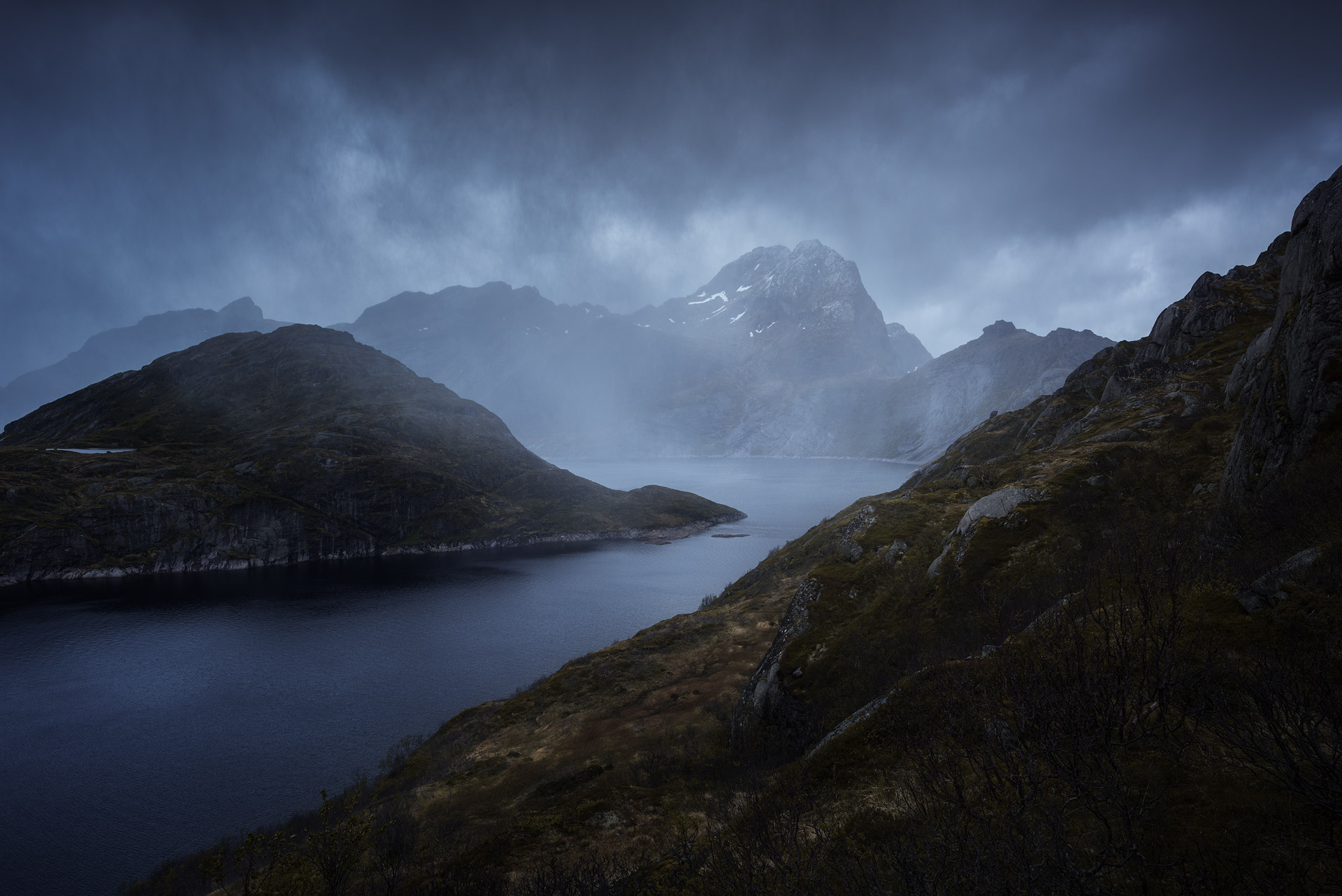 Lofoten-Mosknesoy-Stormy-Hike-2.jpg