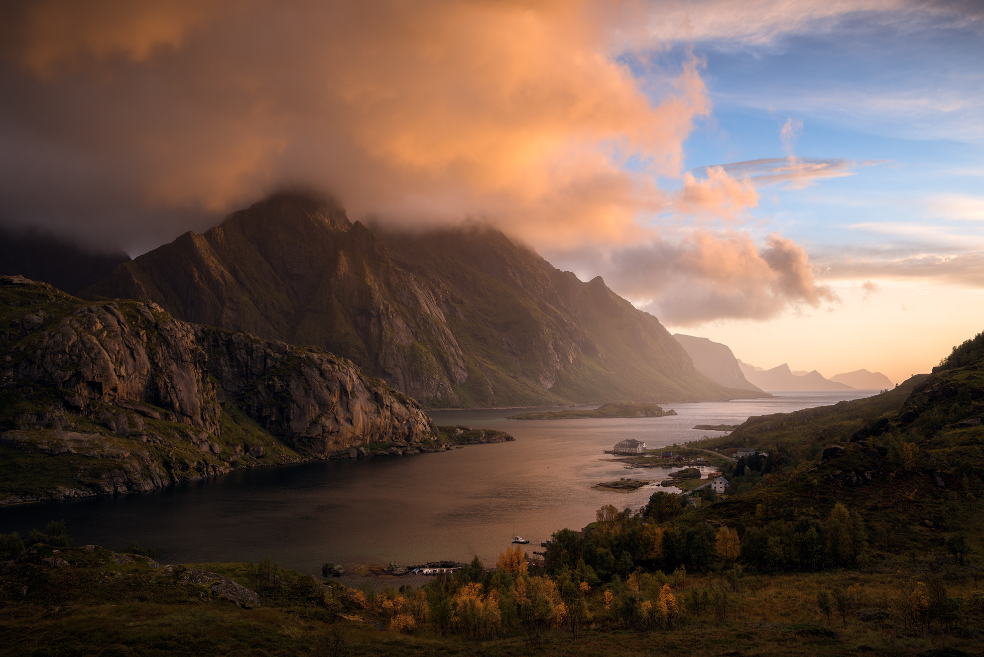 Lofoten-Unstad-View-Sunset.jpg