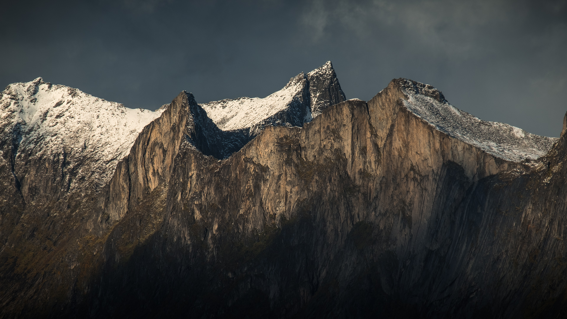 Senja-Mountains-2-1.jpg