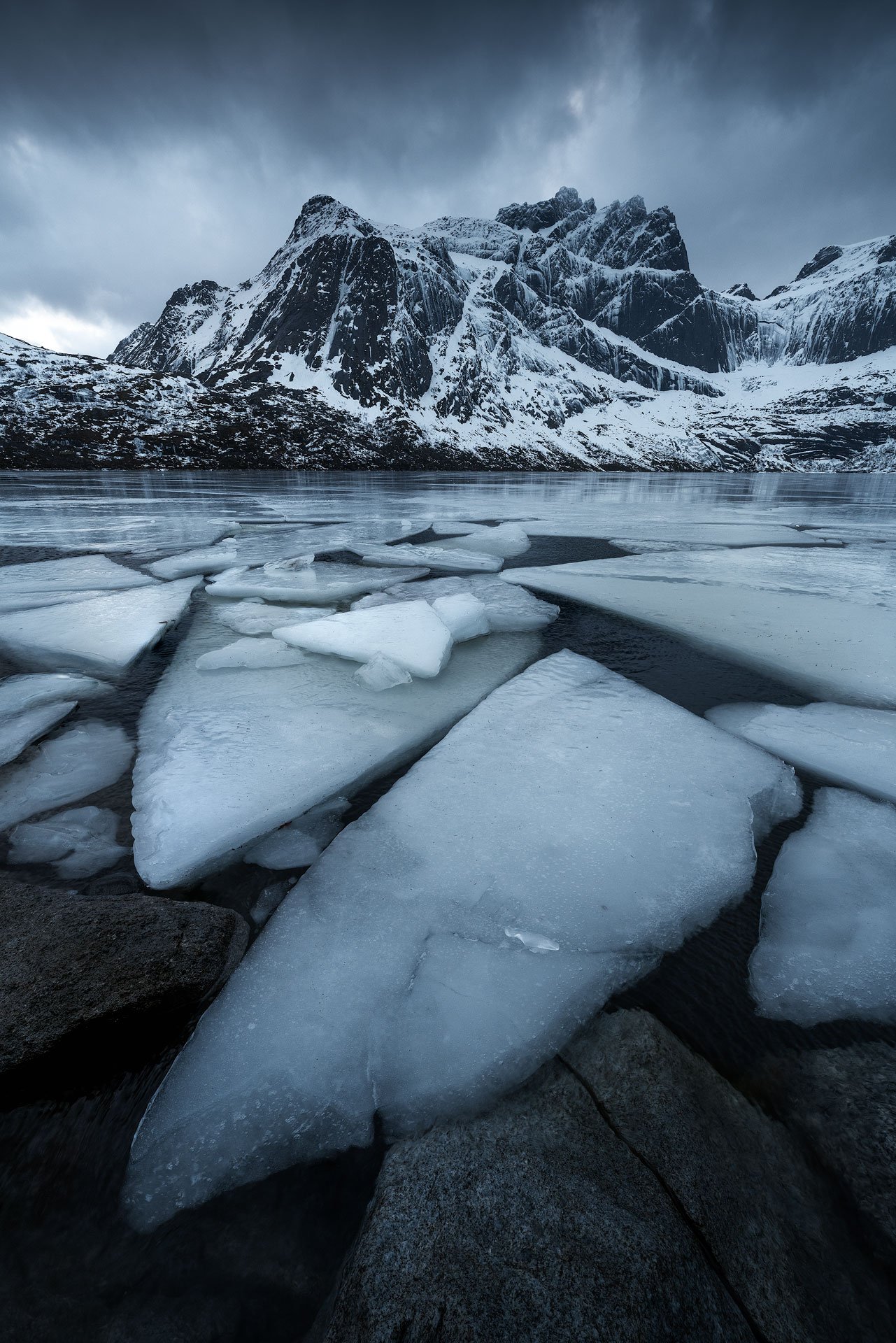 Lofoten-Storvatnet-01-24-1.jpg
