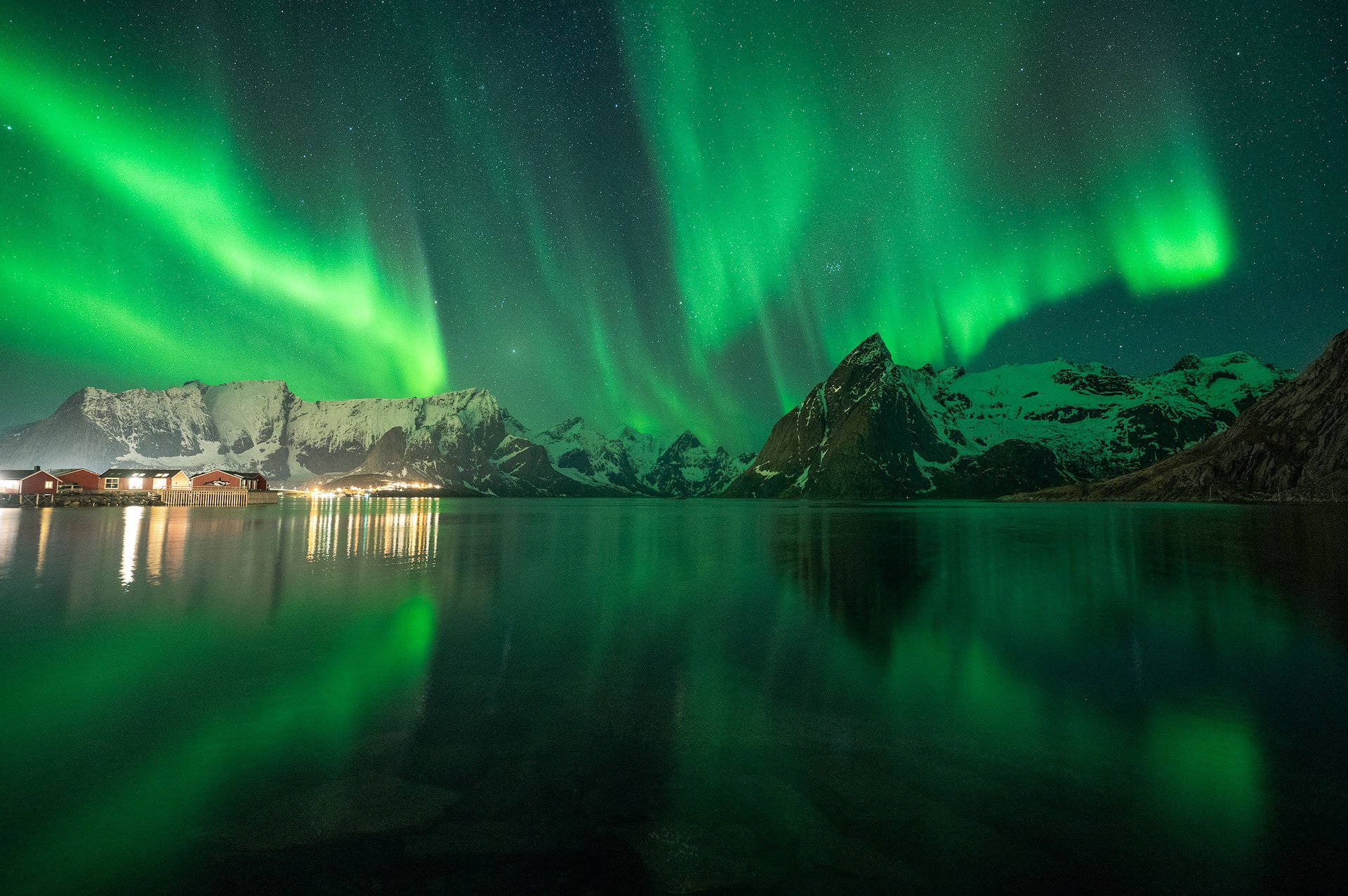 Norway-Lofoten-Hamnoy-Aurora-Temp-03-24-1.jpg