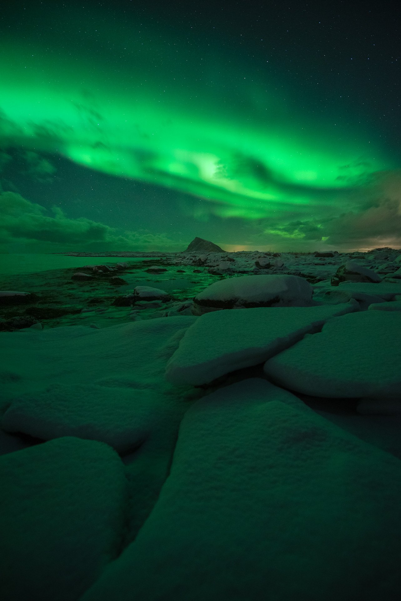 Lofoten-Aurora-02-21-2.jpg