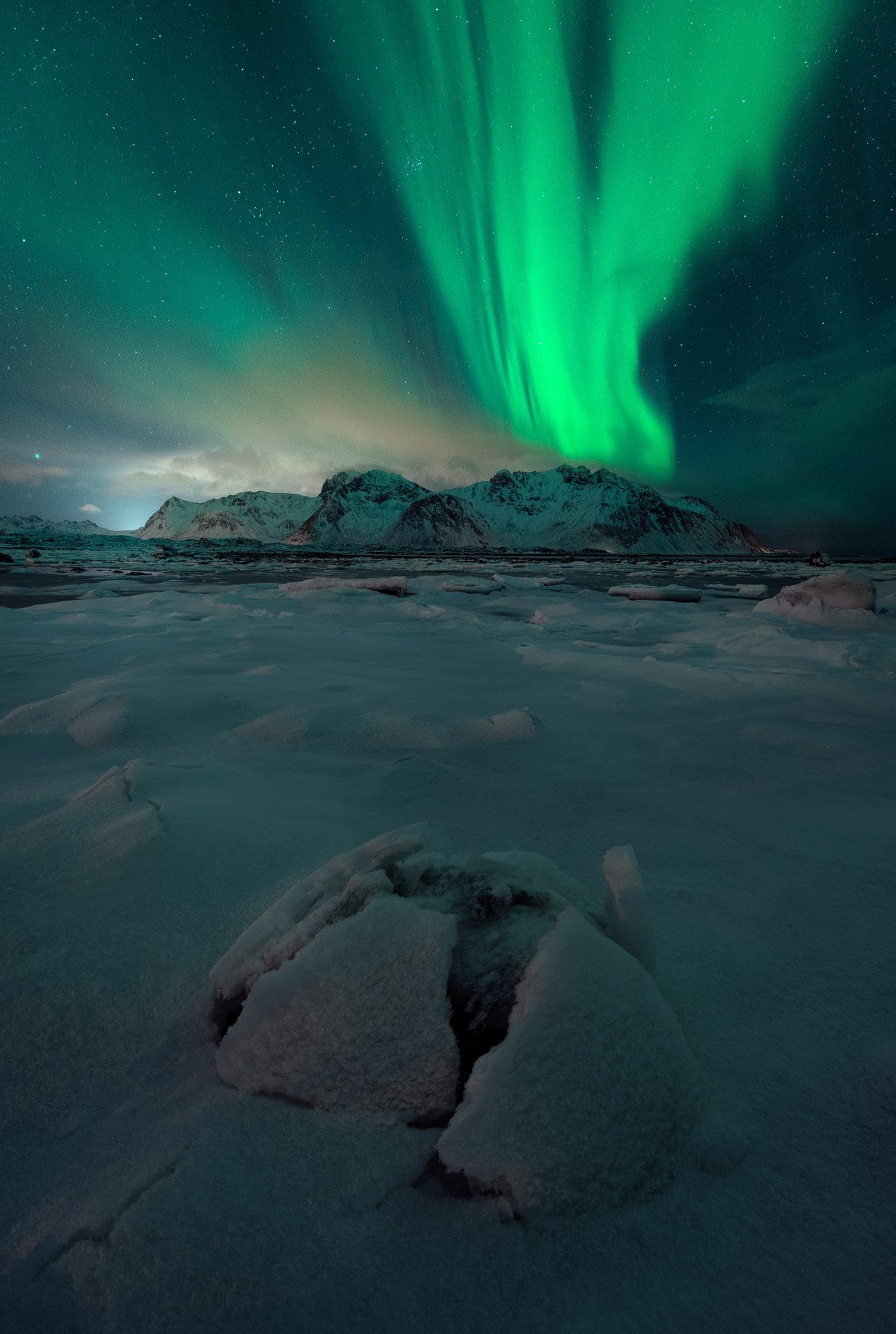 Lofoten-Aurora-02-21-5.jpg