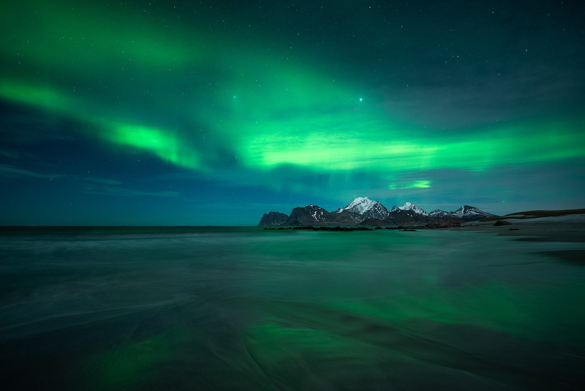 Lofoten-Aurora-03-22-1.jpg