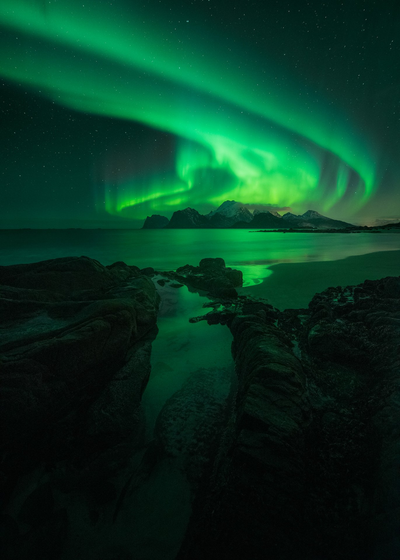 Lofoten-Storsandnes-Aurora-01-18-1.jpg