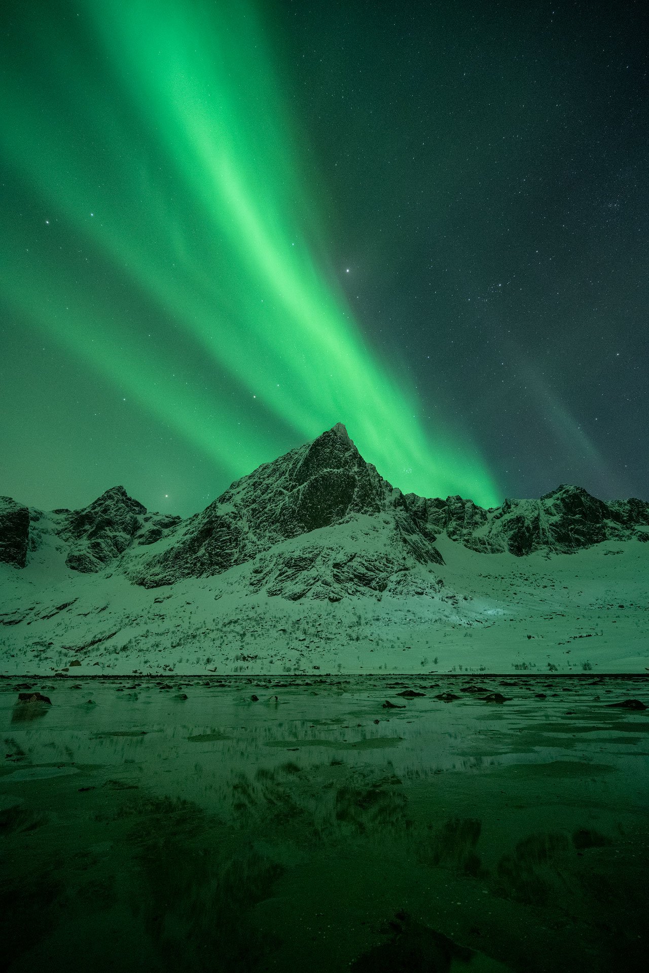 Norway-Lofoten-Flakstad-Aurora-03-23-1.jpg