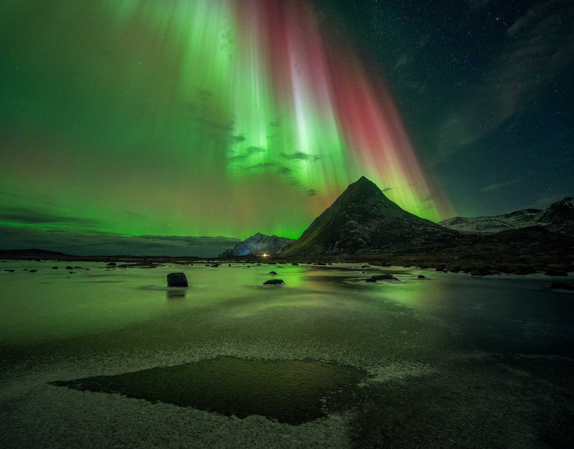 Norway-Lofoten-Valberg-Aurora-11-23-1.jpg