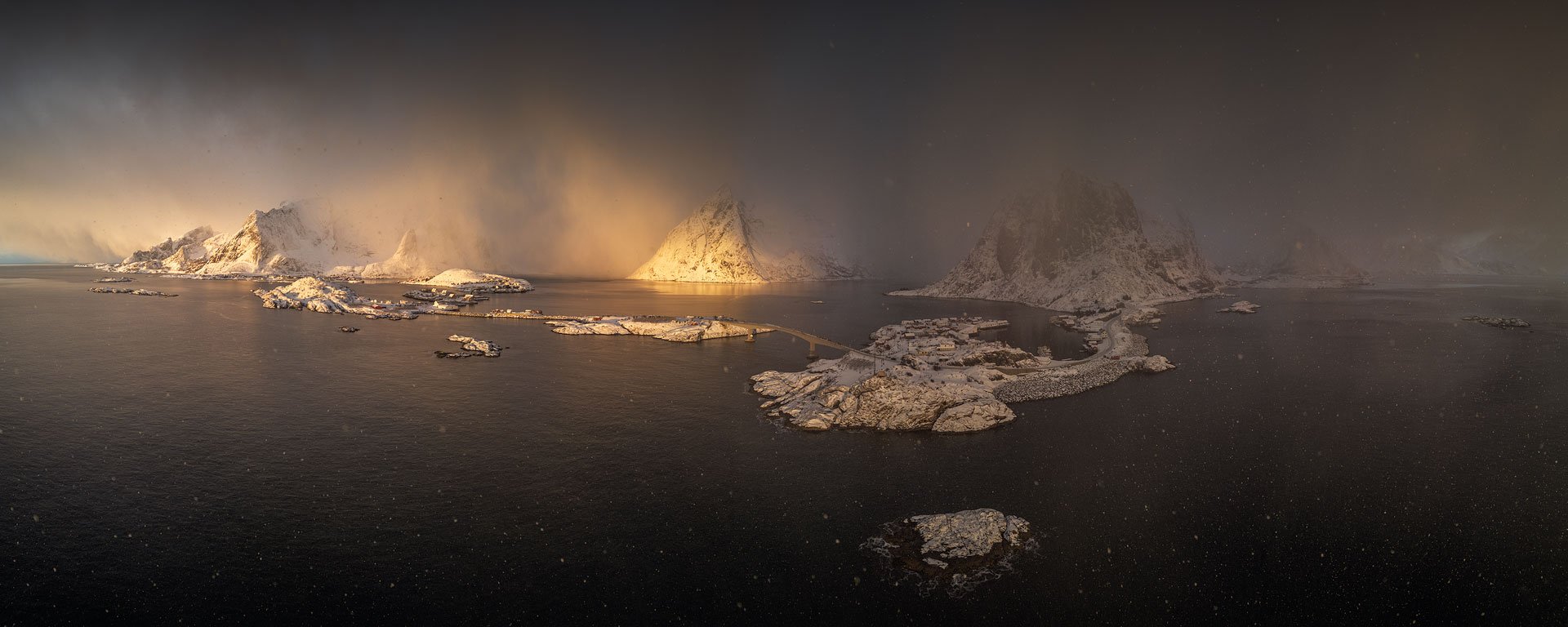 Norway-Lofoten-Reine-Pano-Temp-02-24-1.jpg