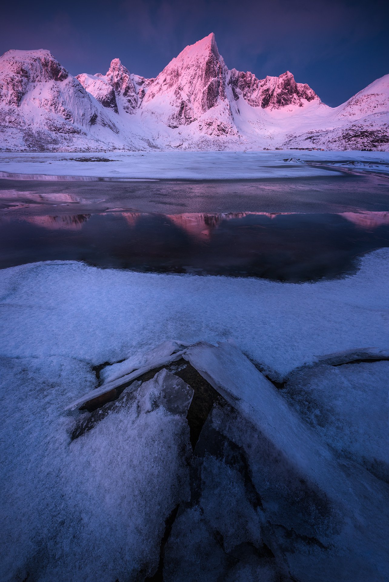 Lofoten-Sunrise-Kilan-02-20.jpg