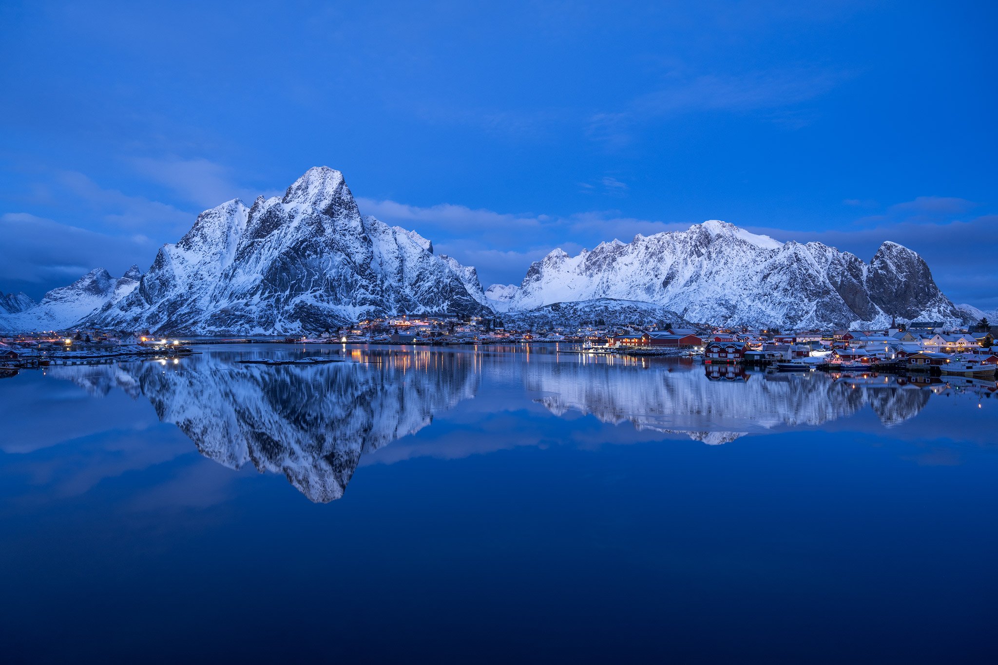 Norway-Lofoten-Reine-01-23-1.jpg