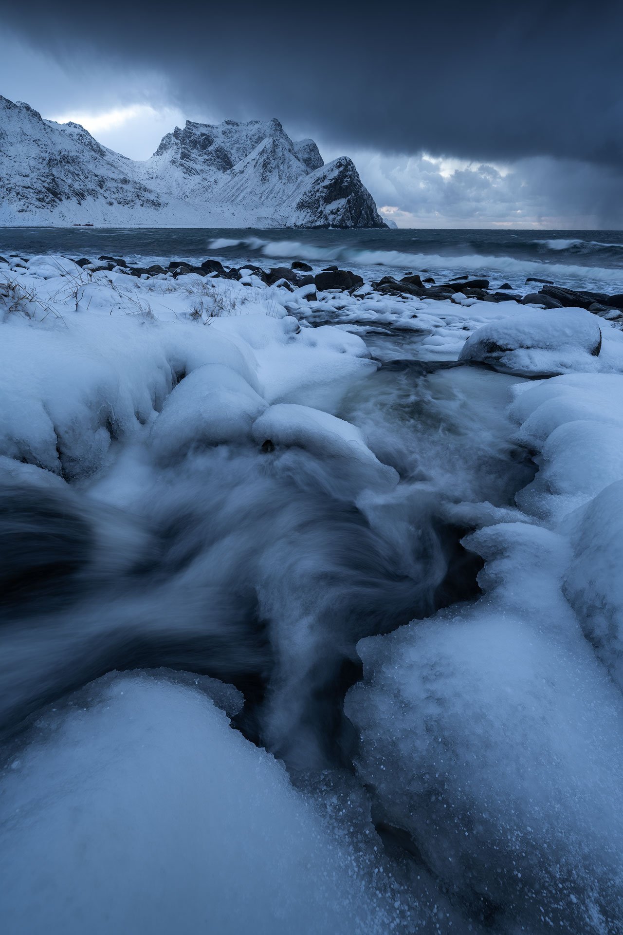 Norway-Lofoten-Unstad-12-24-1.jpg