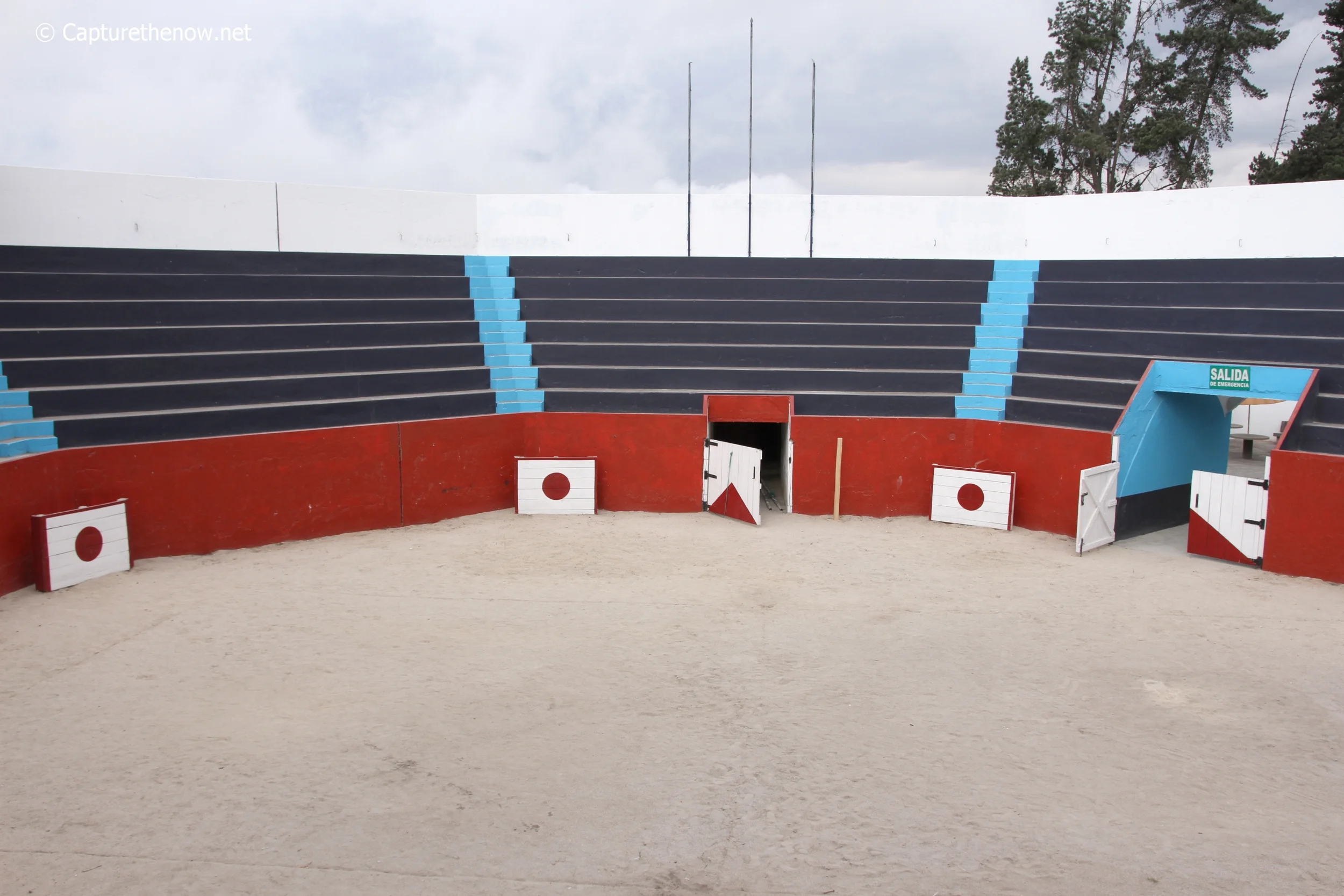 Arena - Ciudad Mitad del Mundo - Ecuador (2012)