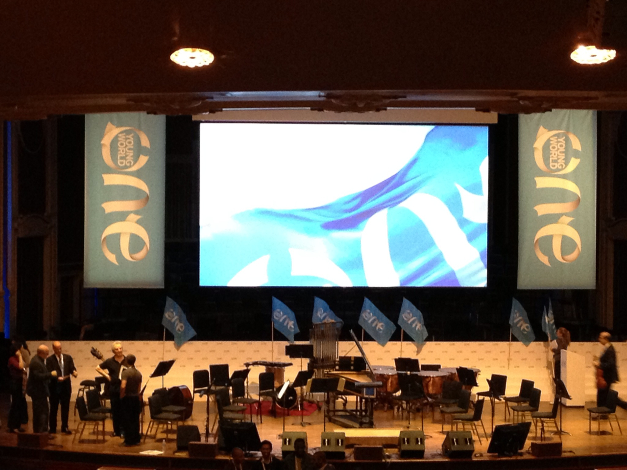 over the past 1.5 days, i was able to attend #OneYoungWorld (@oneyoungworld), dubbed as a mini-davos…a very inspiring summit of over 1200 delegates from over 180 countries, all gathered to hear from some pretty big deal cats - Former President Bill …