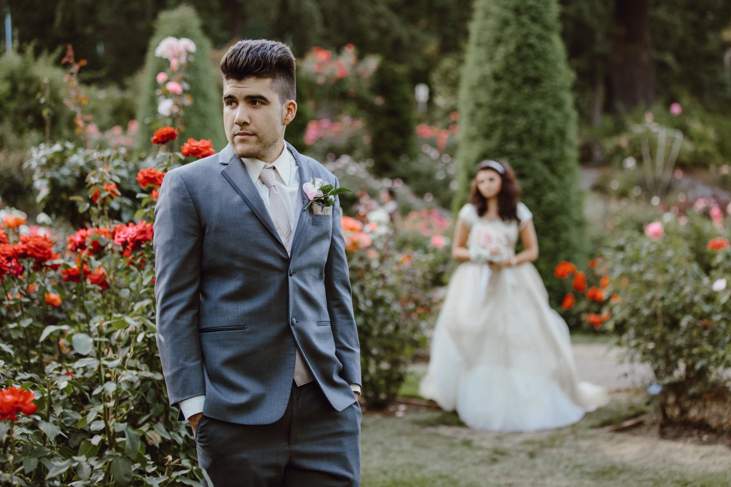 First look at a Portland Rose Garden Wedding in Washington Park