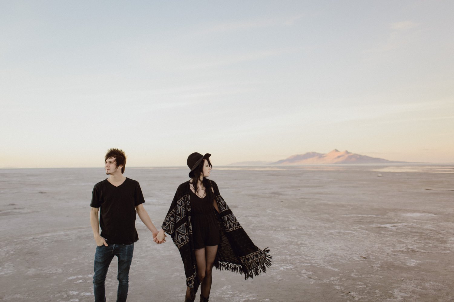 Engagement photography in the desert