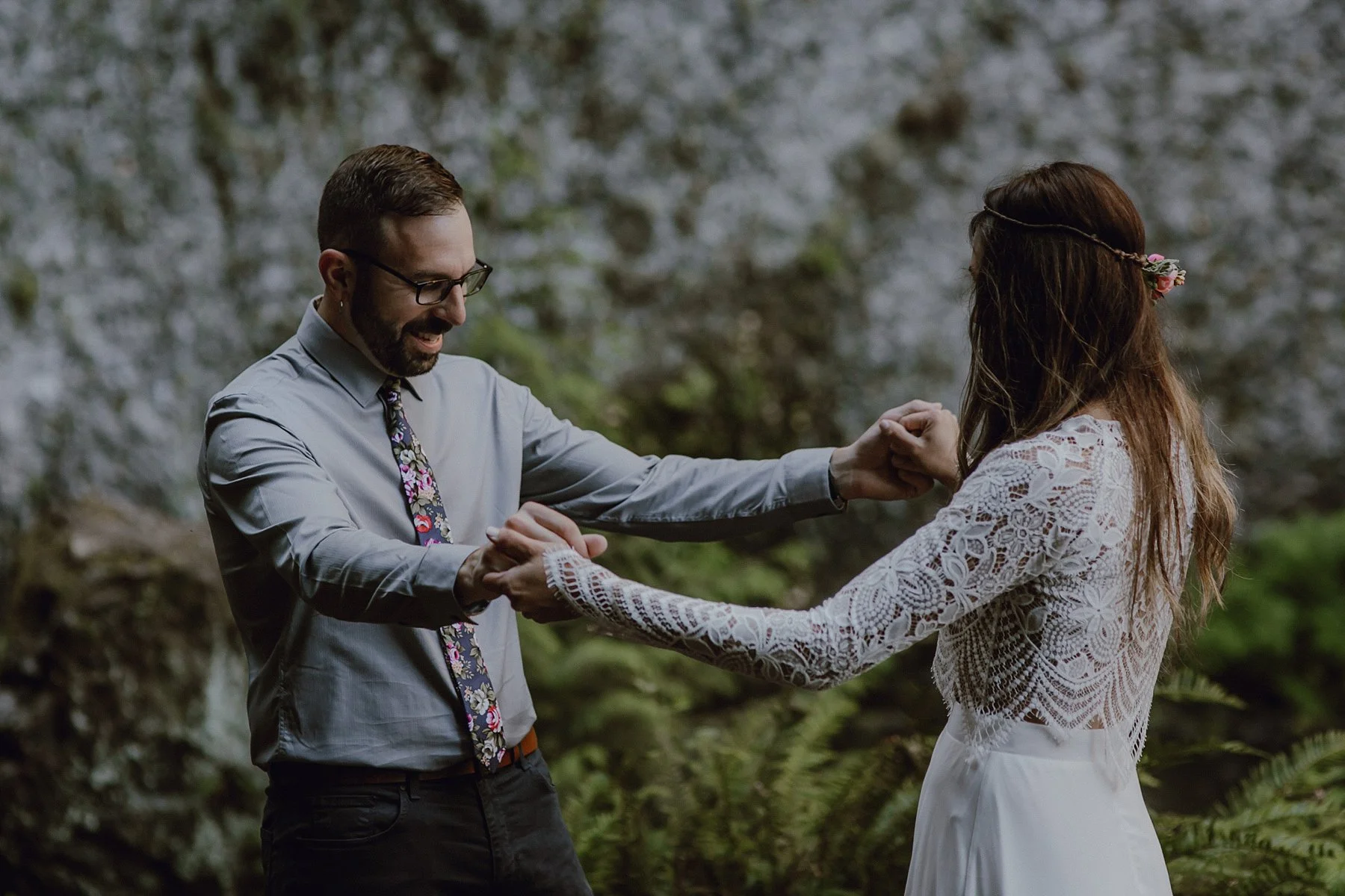 wahclella-falls-elopement-wedding_0009.jpg